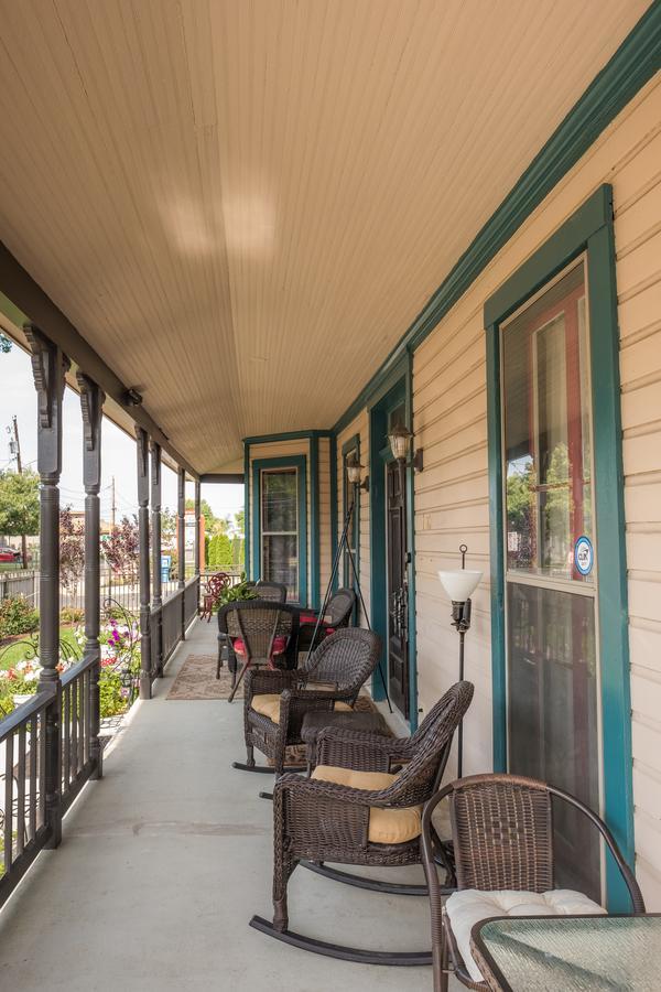 Dennison Street Inn, B & B โคโลเนียลบีช ภายนอก รูปภาพ
