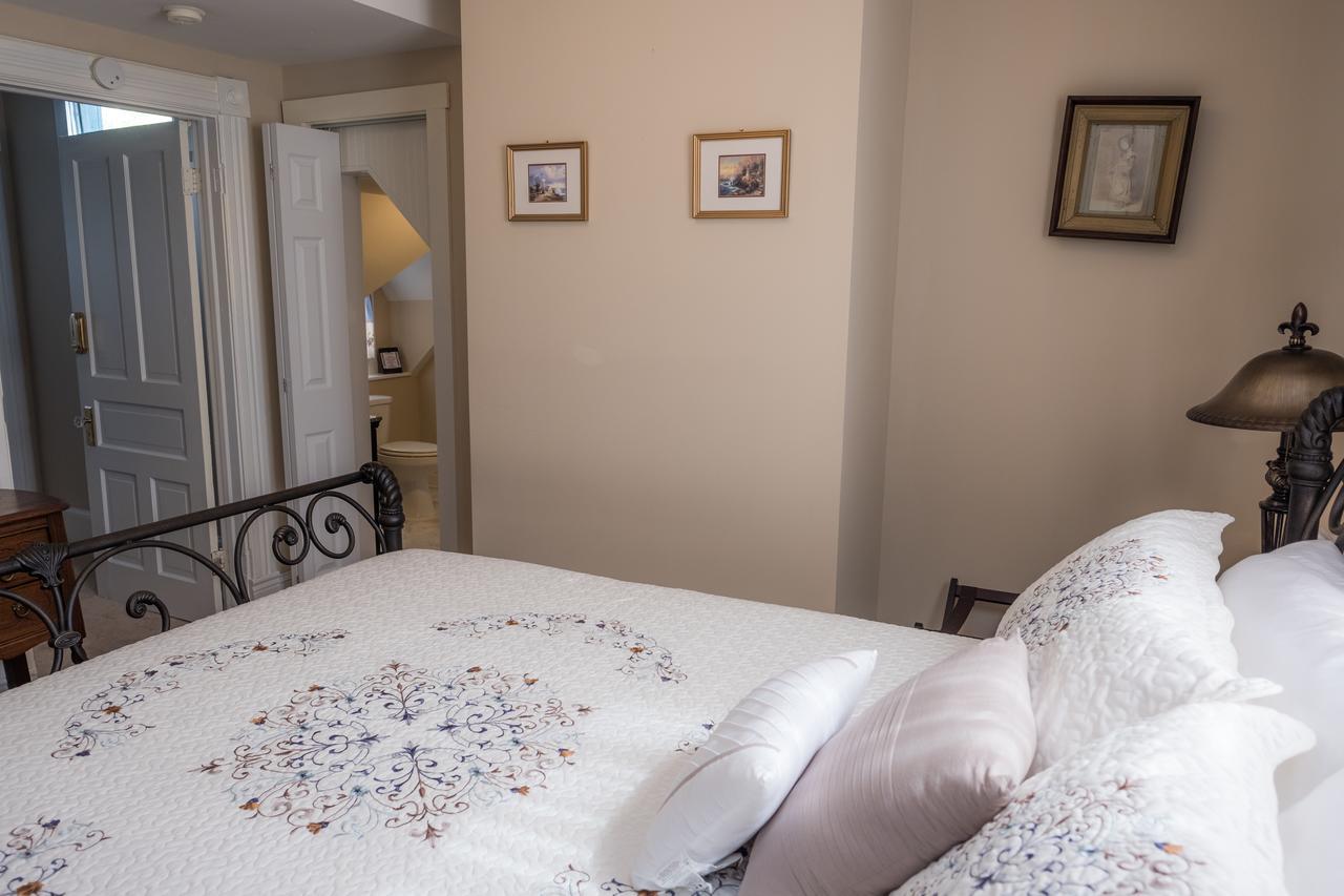 Dennison Street Inn, B & B โคโลเนียลบีช ภายนอก รูปภาพ