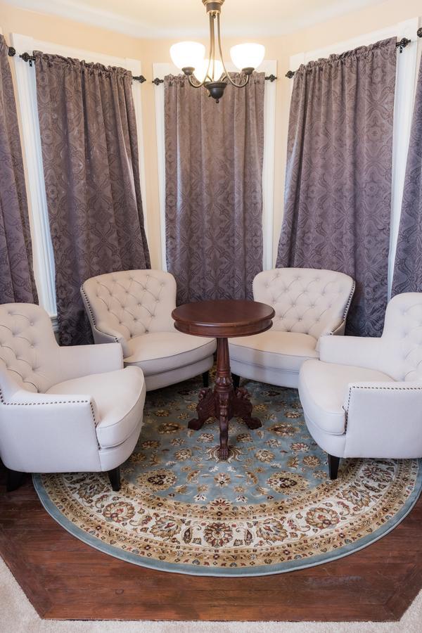 Dennison Street Inn, B & B โคโลเนียลบีช ภายนอก รูปภาพ
