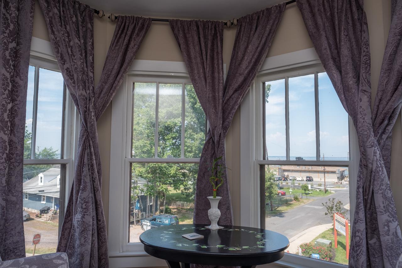 Dennison Street Inn, B & B โคโลเนียลบีช ภายนอก รูปภาพ